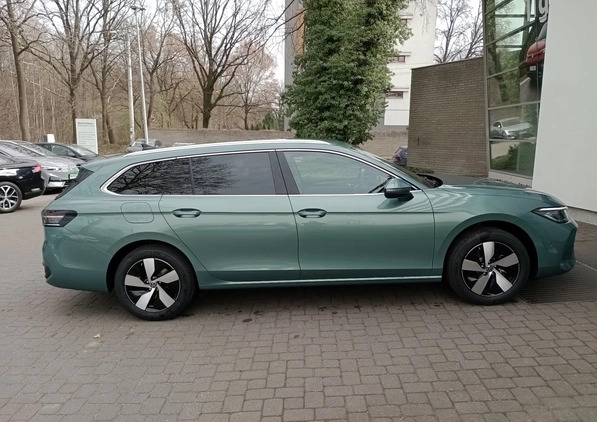 Volkswagen Passat cena 206900 przebieg: 10, rok produkcji 2024 z Resko małe 326